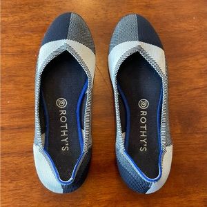 GUC Black & Cream Rothy’s Ballet Round Toe Flats